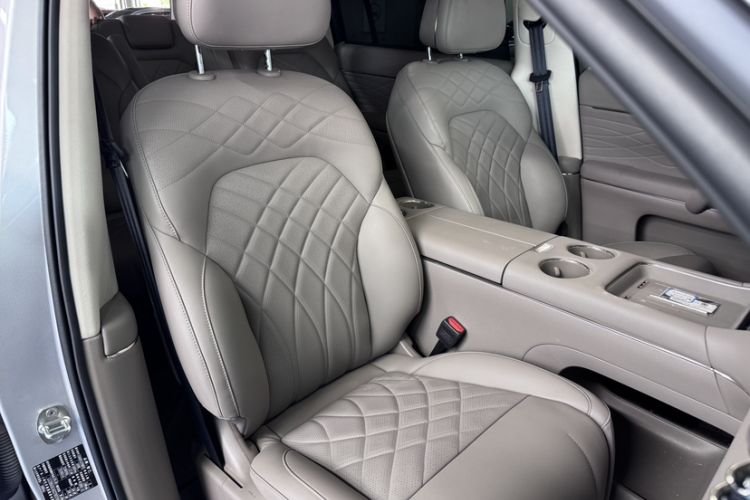 Used IM LS9 2026 Model 52 Ultra Right Front Seat