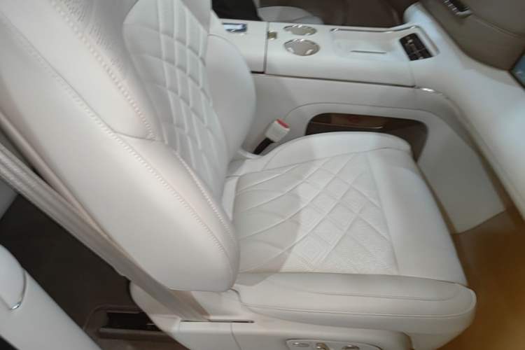 Used IM LS9 2026 Model 66 Ultra Right Front Seat