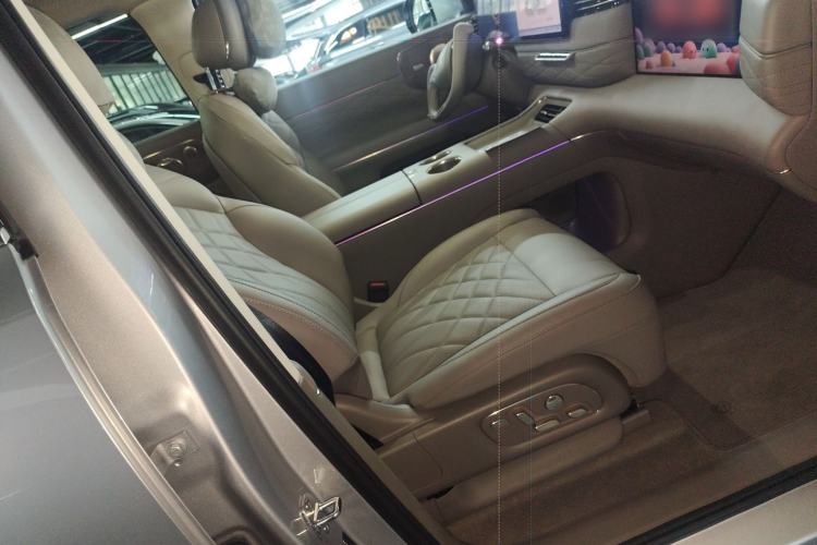 Used IM LS9 2026 Model 66 Ultra Right Front Seat