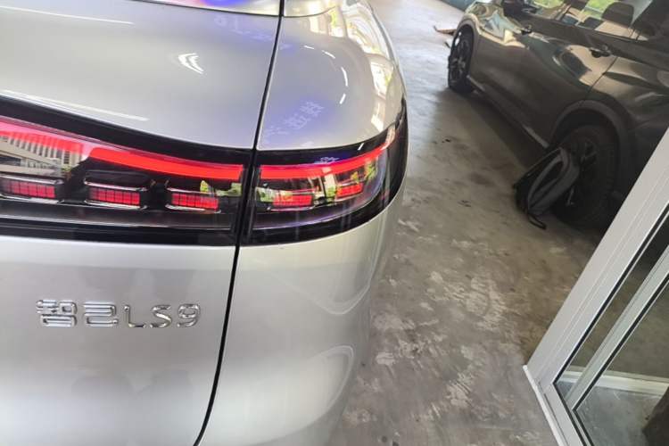 Used IM LS9 2026 Model 52 Ultra Right Rear Taillight