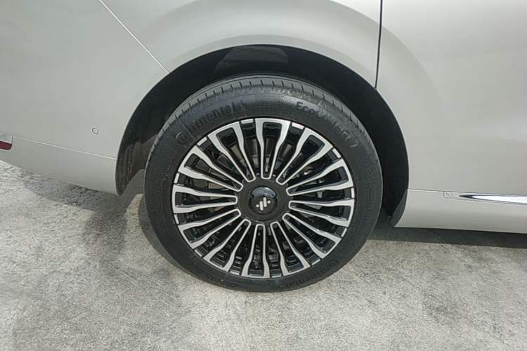 Used IM LS9 2026 Model 52 Ultra Right Rear Wheel Hub