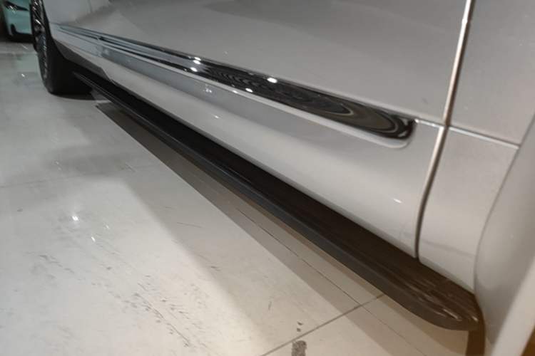 Used IM LS9 2026 Model 66 Ultra Right Side Sill