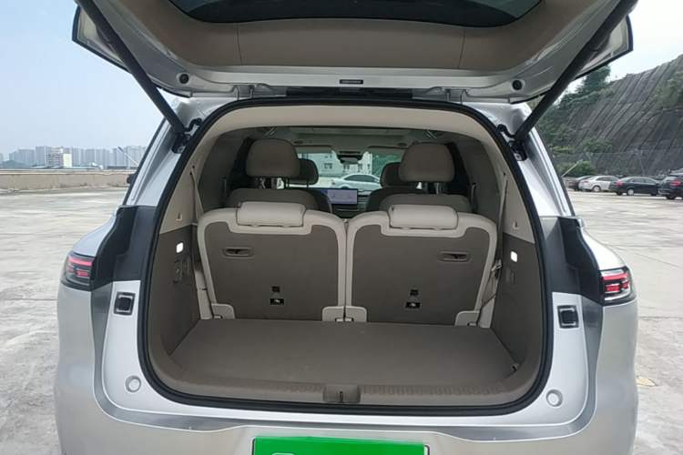 Used IM LS9 2026 Model 52 Ultra Trunk