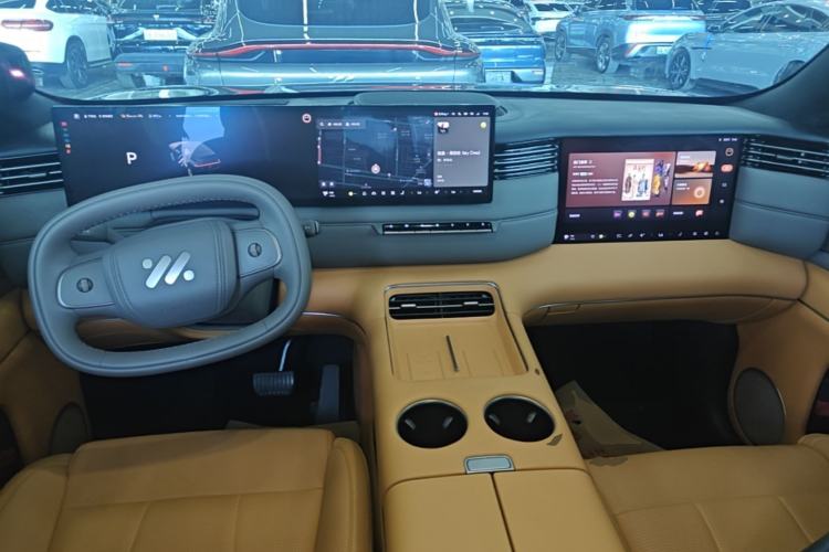 Used IM Zhiji LS8 2026 Model 52 Max+ Luxury Six-Seat Center Console
