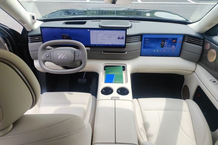 Used IM Zhiji LS8 2026 Model 52 Max+ Tech Flagship Five-Seat Center Console
