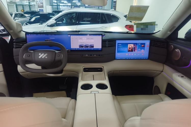 Used IM Zhiji LS8 2026 Model 52 Max+ Tech Flagship Five-Seat Center Console