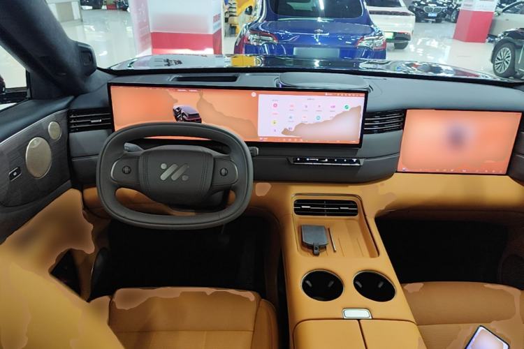 Used IM Zhiji LS8 2026 Model 52 Max+ Luxury Six-Seat Center Console