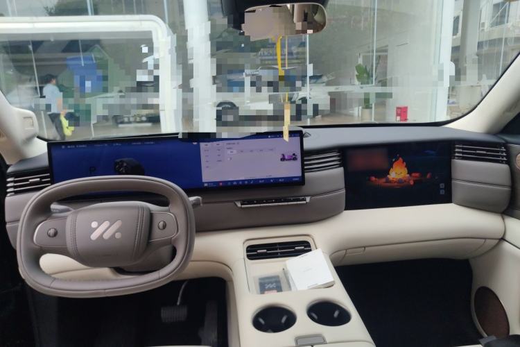 Used IM Zhiji LS8 2026 Model 52 Max+ Tech Flagship Five-Seat Center Console