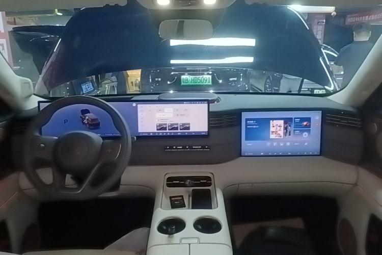 Used IM Zhiji LS8 2026 Model 52 Max+ Tech Flagship Five-Seat Center Console