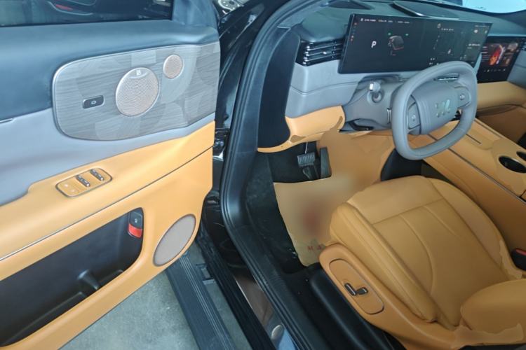 Used IM Zhiji LS8 2026 Model 52 Max+ Luxury Six-Seat Driver Seat