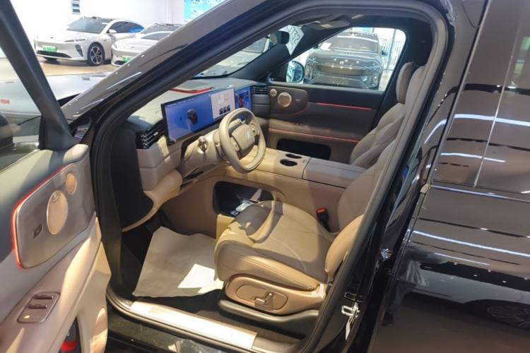 Used IM Zhiji LS8 2026 Model 66 Ultra Luxury Six-Seat Driver Seat