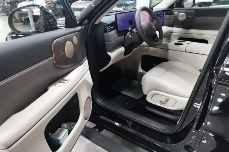 Used IM Zhiji LS8 2026 Model 52 Max+ Tech Flagship Five-Seat Driver Seat