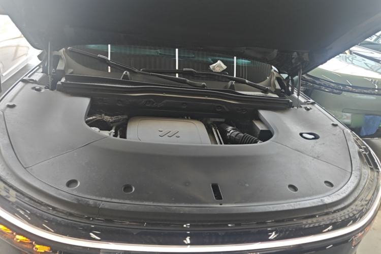 Used IM Zhiji LS8 2026 Model 52 Max+ Luxury Six-Seat Engine Bay