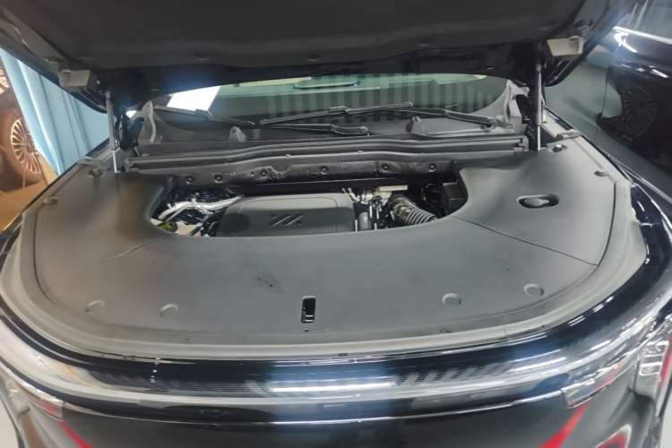 Used IM Zhiji LS8 2026 Model 52 Max+ Tech Flagship Five-Seat Engine Bay