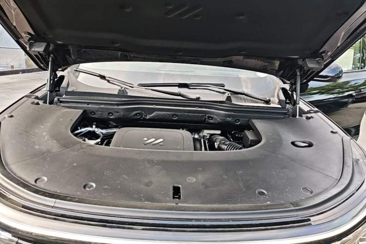 Used IM Zhiji LS8 2026 Model 52 Max+ Tech Flagship Five-Seat Engine Bay
