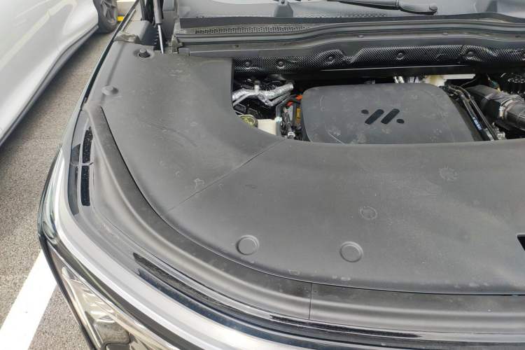 Used IM Zhiji LS8 2026 Model 52 Max+ Tech Flagship Five-Seat Engine Bay Right