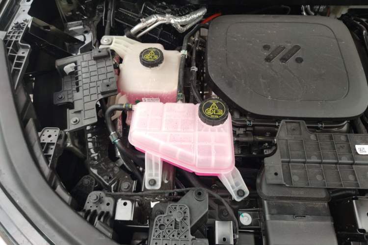 Used IM Zhiji LS8 2026 Model 52 Max+ Tech Flagship Five-Seat Engine Bay Right