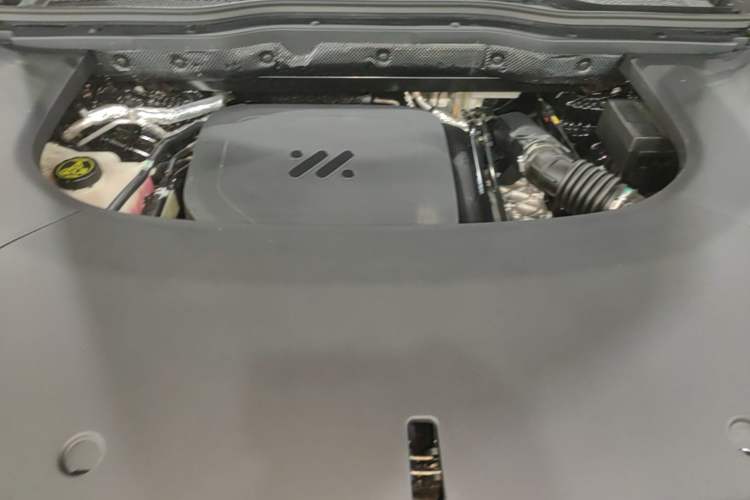 Used IM Zhiji LS8 2026 Model 52 Max+ Tech Flagship Five-Seat Engine Bay