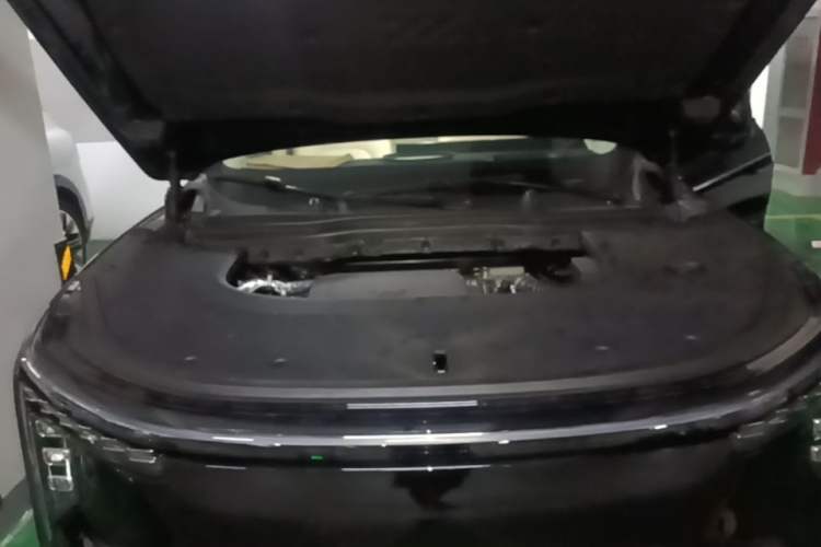 Used IM Zhiji LS8 2026 Model 52 Max+ Tech Flagship Five-Seat Engine Bay