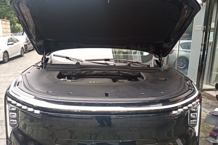 Used IM Zhiji LS8 2026 Model 52 Max+ Tech Flagship Five-Seat Engine Bay
