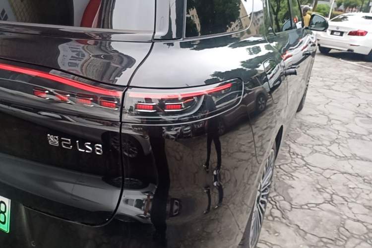 Used IM Zhiji LS8 2026 Model 52 Max+ Tech Flagship Five-Seat Exterior 3