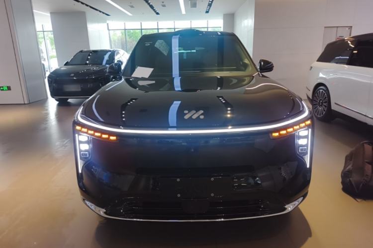 Used IM Zhiji LS8 2026 Model 66 Ultra Luxury Six-Seat Front