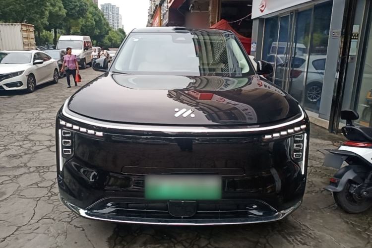 Used IM Zhiji LS8 2026 Model 52 Max+ Tech Flagship Five-Seat Front
