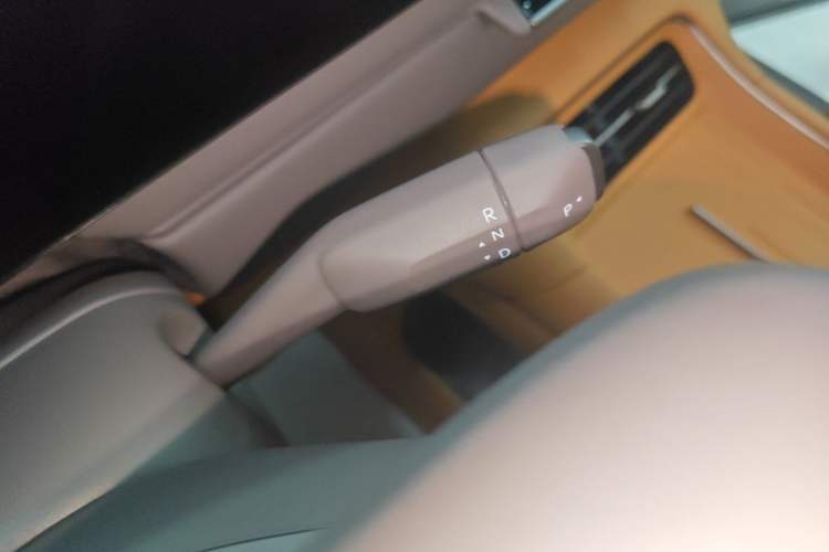 Used IM Zhiji LS8 2026 Model 52 Max+ Luxury Six-Seat Gear Lever