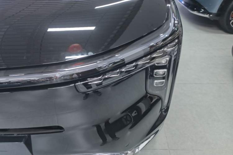 Used IM Zhiji LS8 2026 Model 66 Ultra Tech Flagship Five-Seat Left Front Headlight