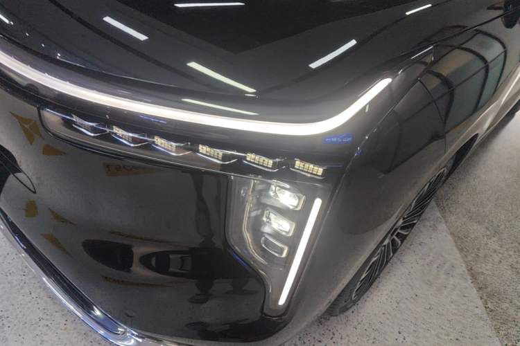Used IM Zhiji LS8 2026 Model 52 Max+ Luxury Six-Seat Left Front Headlight