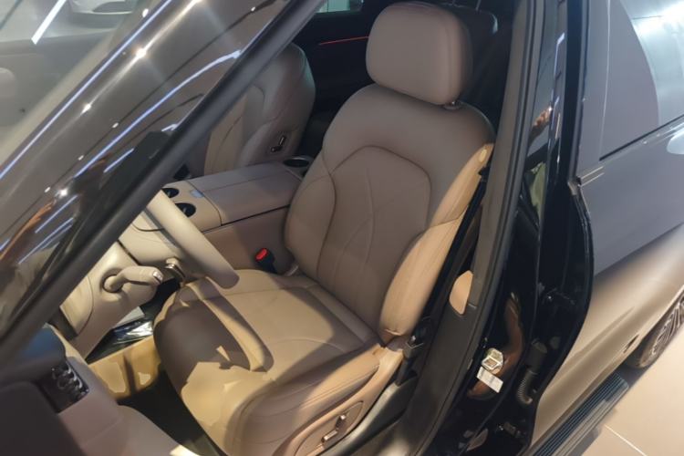 Used IM Zhiji LS8 2026 Model 66 Ultra Luxury Six-Seat Left Front Seat
