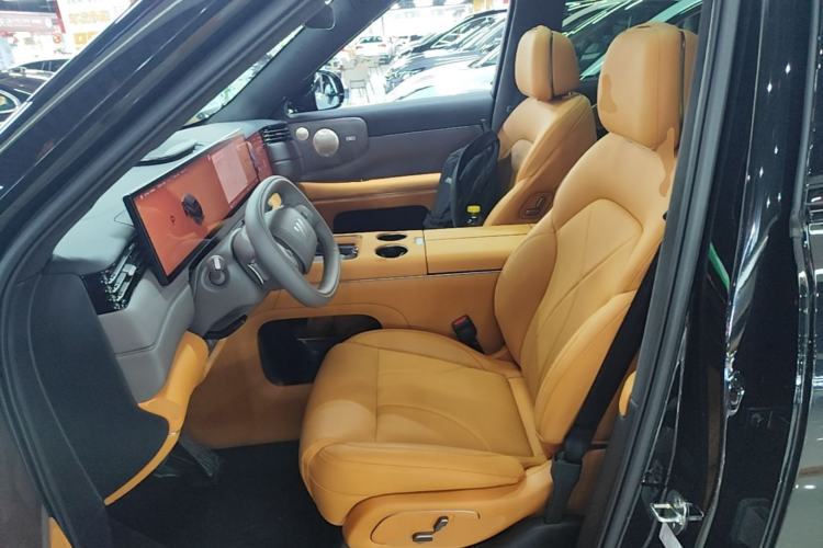 Used IM Zhiji LS8 2026 Model 52 Max+ Luxury Six-Seat Left Front Seat