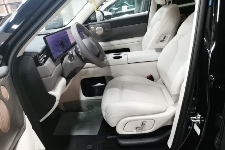 Used IM Zhiji LS8 2026 Model 52 Max+ Tech Flagship Five-Seat Left Front Seat