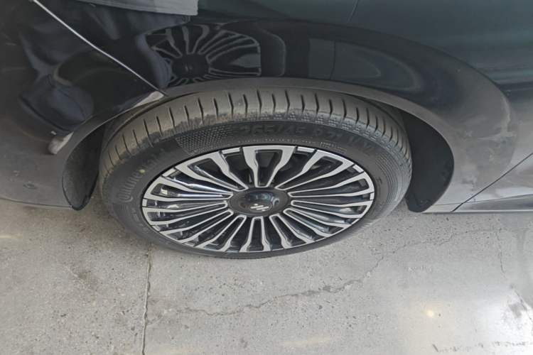 Used IM Zhiji LS8 2026 Model 52 Max+ Luxury Six-Seat Left Front Wheel Hub