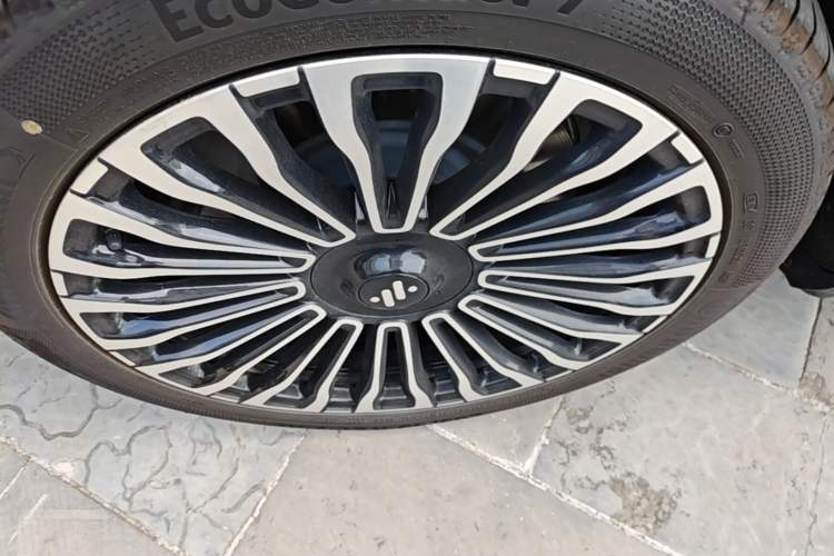 Used IM Zhiji LS8 2026 Model 52 Max+ Tech Flagship Five-Seat Left Front Wheel Hub