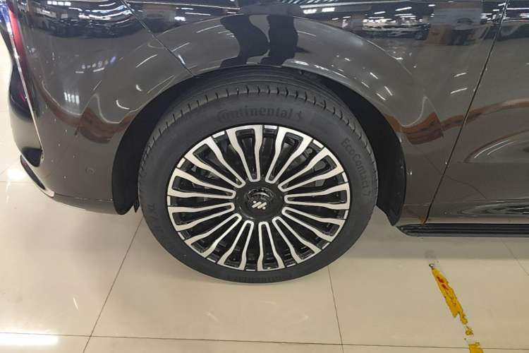 Used IM Zhiji LS8 2026 Model 52 Max+ Luxury Six-Seat Left Front Wheel Hub