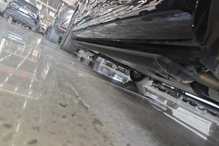 Used IM Zhiji LS8 2026 Model 52 Max+ Luxury Six-Seat Left Side Sill