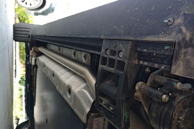 Used IM Zhiji LS8 2026 Model 52 Max+ Tech Flagship Five-Seat Left Side Sill
