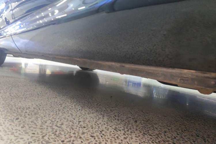 Used IM Zhiji LS8 2026 Model 52 Max+ Luxury Six-Seat Left Side Sill