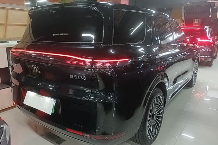 Used IM Zhiji LS8 2026 Model 52 Max+ Tech Flagship Five-Seat Rear Right 45 Deg