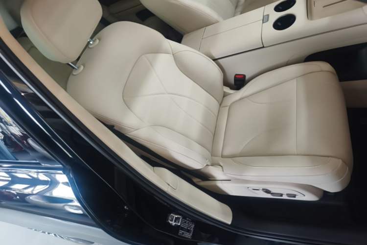 Used IM Zhiji LS8 2026 Model 52 Max+ Tech Flagship Five-Seat Right Front Seat
