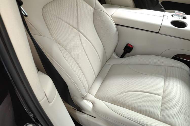 Used IM Zhiji LS8 2026 Model 52 Max+ Tech Flagship Five-Seat Right Front Seat