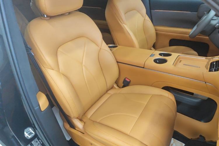 Used IM Zhiji LS8 2026 Model 52 Max+ Luxury Six-Seat Right Front Seat
