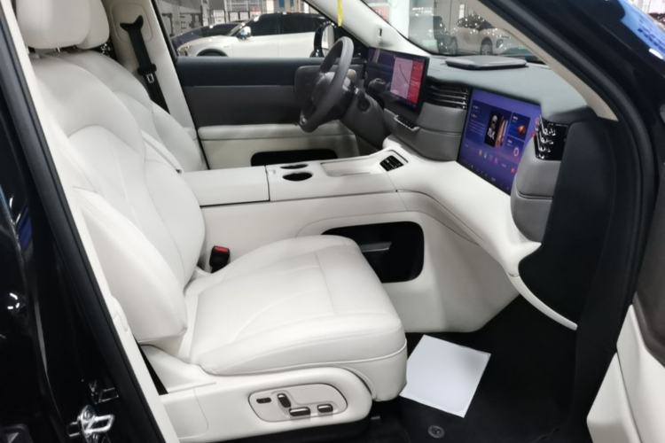 Used IM Zhiji LS8 2026 Model 52 Max+ Tech Flagship Five-Seat Right Front Seat