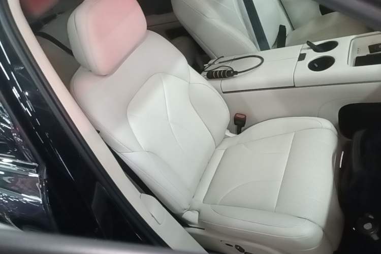 Used IM Zhiji LS8 2026 Model 52 Max+ Tech Flagship Five-Seat Right Front Seat