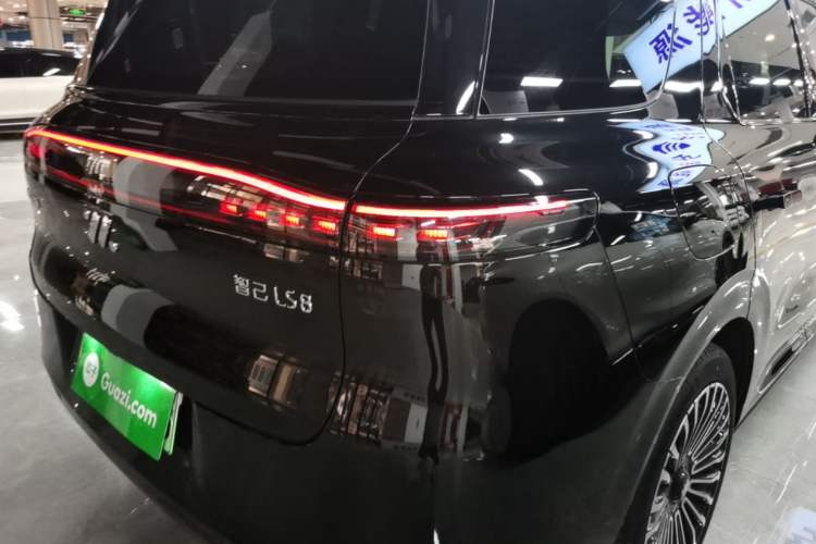 Used IM Zhiji LS8 2026 Model 52 Max+ Tech Flagship Five-Seat Right Rear Taillight