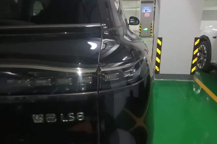 Used IM Zhiji LS8 2026 Model 52 Max+ Tech Flagship Five-Seat Right Rear Taillight