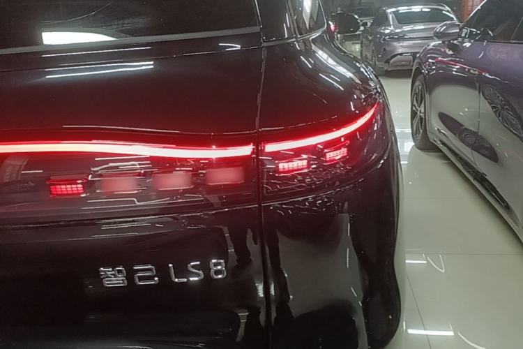 Used IM Zhiji LS8 2026 Model 52 Max+ Tech Flagship Five-Seat Right Rear Taillight