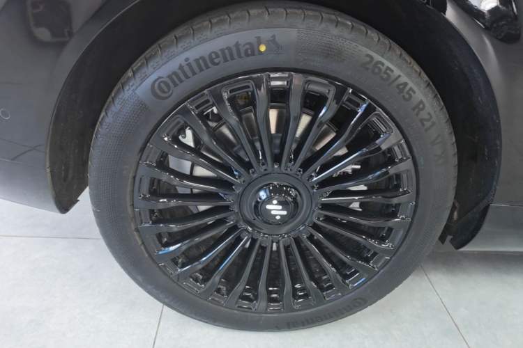 Used IM Zhiji LS8 2026 Model 66 Ultra Tech Flagship Five-Seat Right Rear Wheel Hub