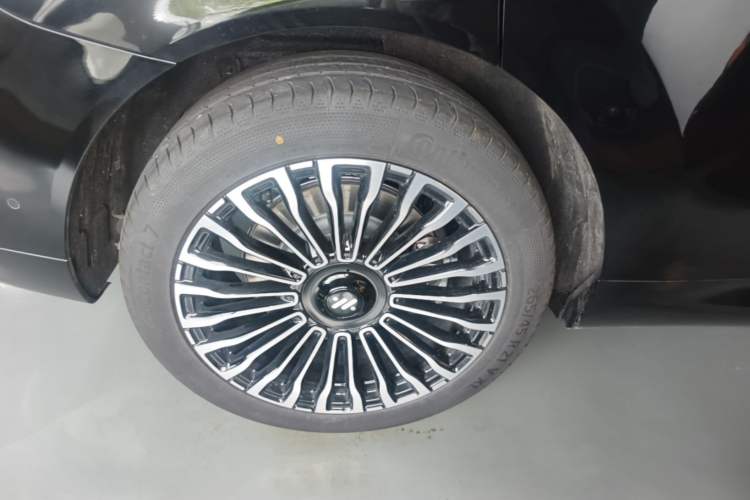 Used IM Zhiji LS8 2026 Model 52 Max+ Tech Flagship Five-Seat Right Rear Wheel Hub